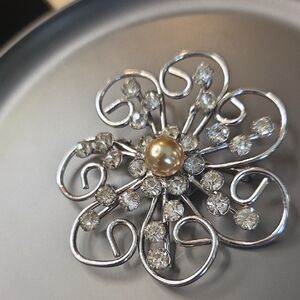 Elegant Krementz Sterling Silver and Gold Floral Brooch